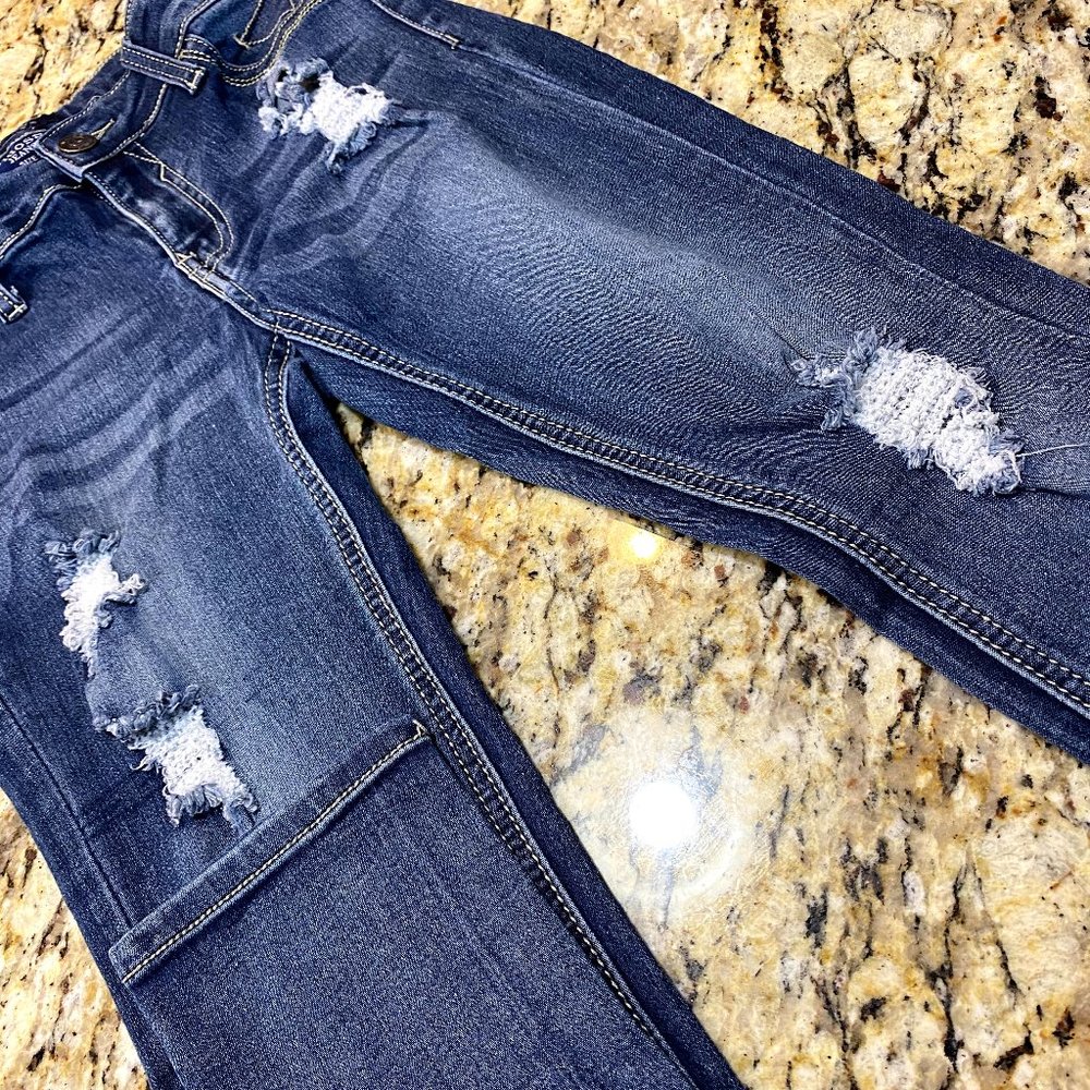 Ripped skinny jeans
